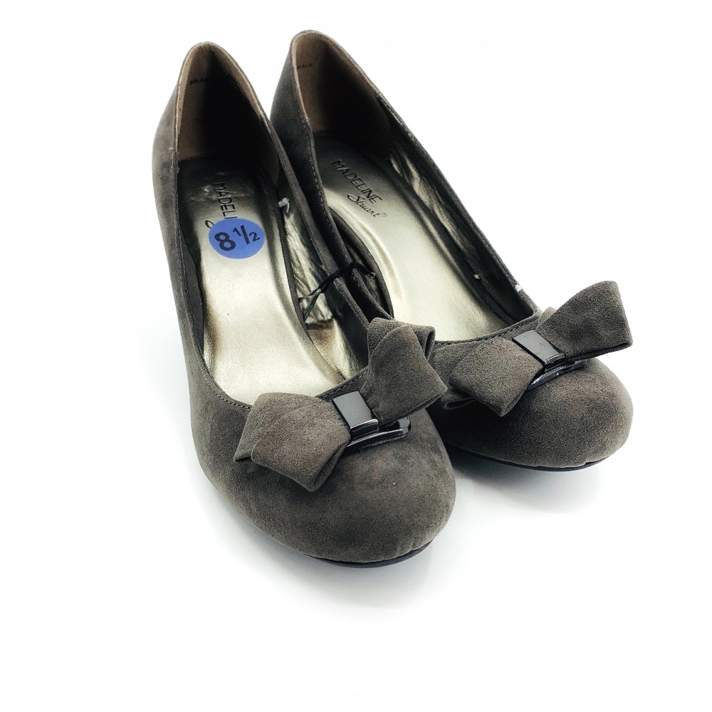 Madeline Stuart Bow Pumps Heels